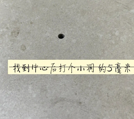 定日瓷砖空鼓维修公司专业解答在瓷砖铺贴过程中，如果砂料搅拌不均匀，将会带来以下问题